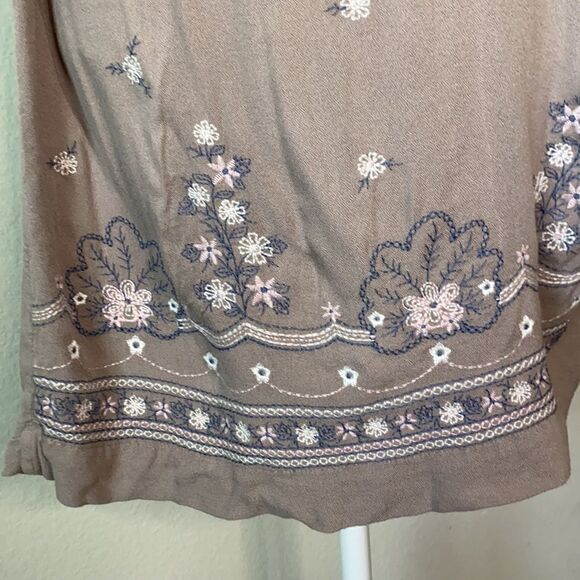 Kelly Renee Embroidered Floral Dress with Embellished Neckline Small - Picture 3 of 6
